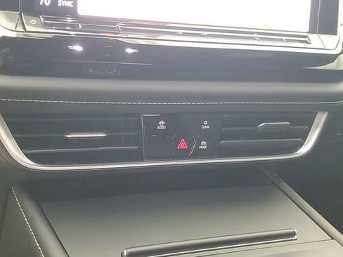 Used 2026 Volkswagen Atlas Cross Sport SE image 28