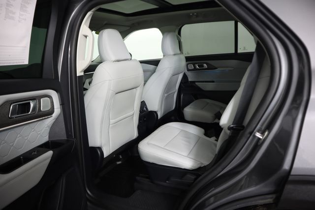 Certified 2025 Ford Explorer Platinum w/ Ultimate Package AWD/4WD image 59