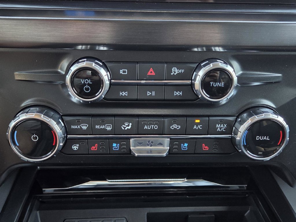 New 2027 Ford F350 Lariat w/ Black Appearance Package AWD/4WD image 29