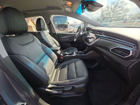Used 2023 Chevrolet Bolt LT w/ Infotainment Package image 8