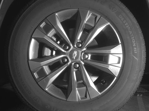 Used 2025 Chevrolet Equinox LT FWD image 12