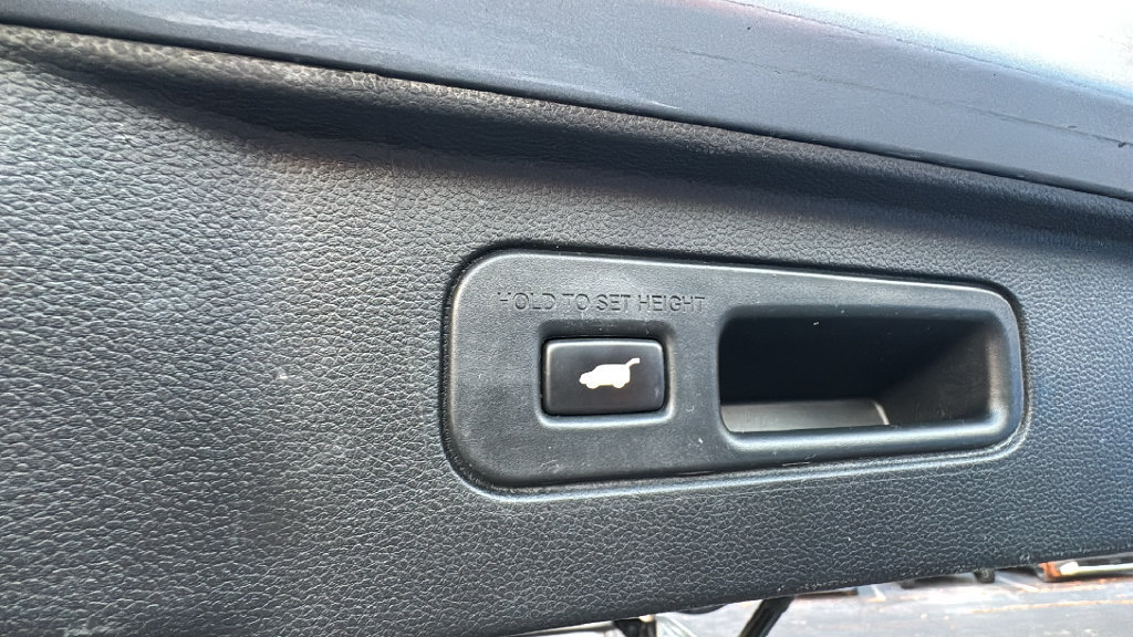 Used 2023 Honda Pilot Touring image 14
