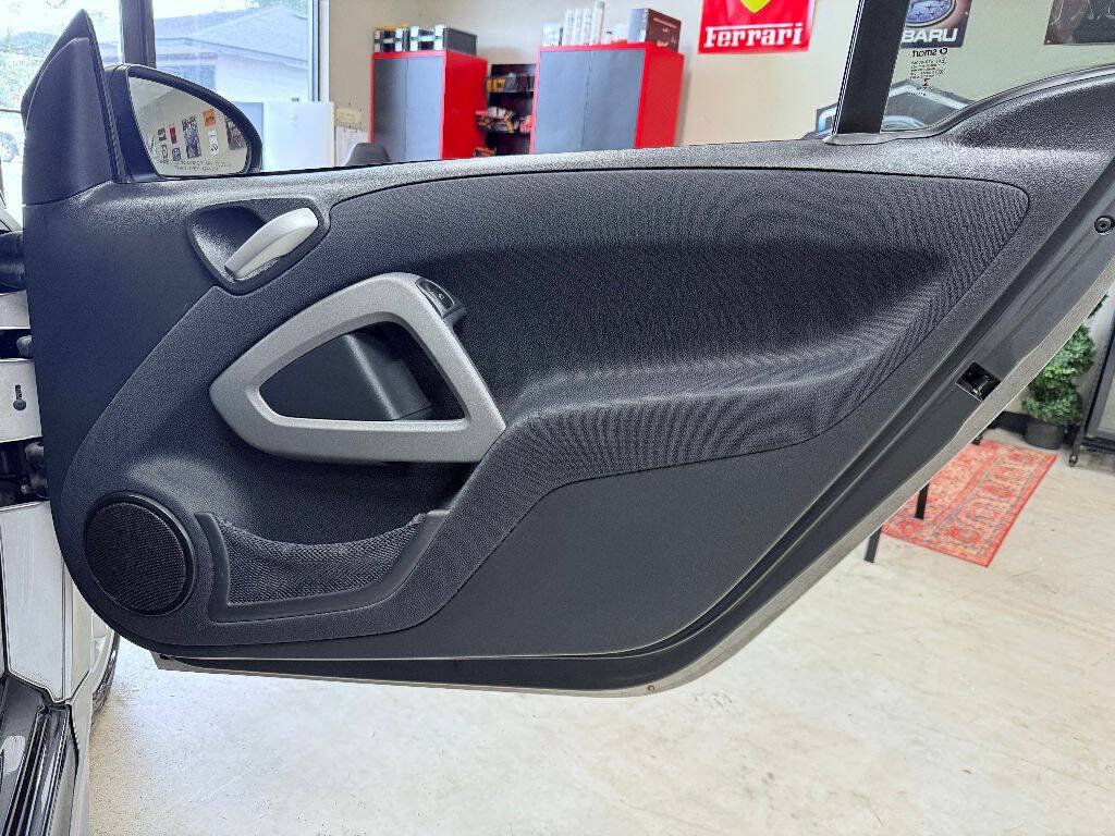 Used 2015 smart fortwo electric drive RWD image 42