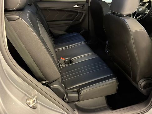 Certified 2024 Volkswagen Tiguan SE w/ Panoramic Sunroof Package FWD image 13