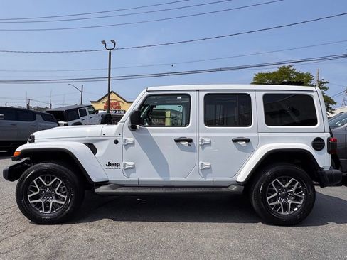 New 2026 Jeep Wrangler Unlimited Sahara w/ Safety Group AWD/4WD image 4