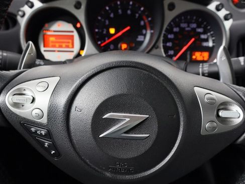 Used 2009 Nissan 370Z Touring RWD image 22