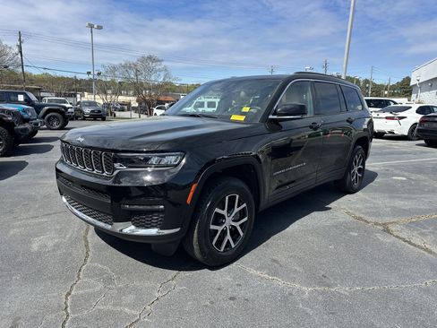 Used 2025 Jeep Grand Cherokee L Limited image 5