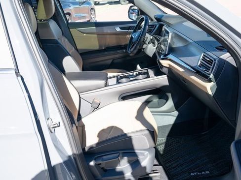 New 2026 Volkswagen Atlas Cross Sport SE image 41