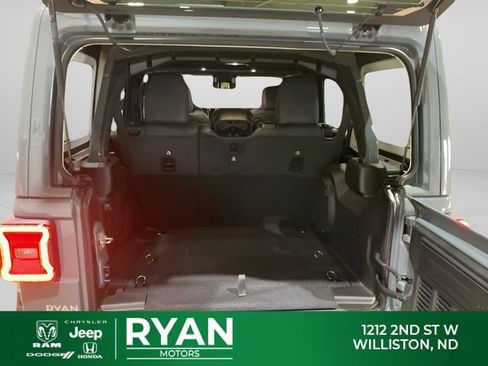 New 2026 Jeep Wrangler Unlimited Sahara AWD/4WD image 15