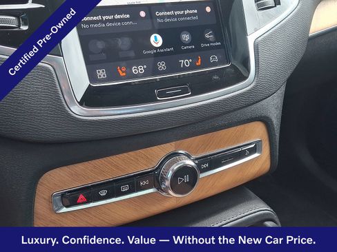 Certified 2023 Volvo XC90 B6 Plus AWD/4WD image 17