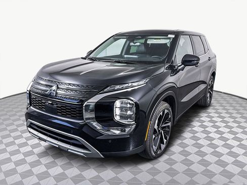 Used 2024 Mitsubishi Outlander SE Black Edition image 4