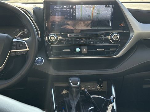 Used 2022 Toyota Highlander Platinum image 30