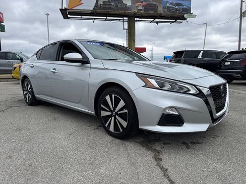 Used 2022 Nissan Altima 2.5 SV image 9