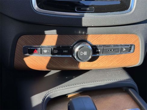 Certified 2024 Volvo XC90 T8 Plus w/ Protection Package Premier image 27
