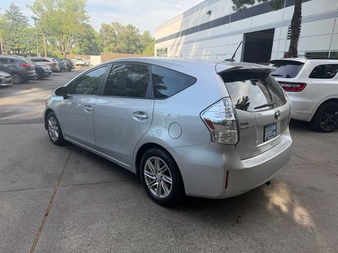 Used 2013 Toyota Prius V Five FWD image 6