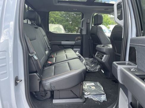 New 2026 Ford F350 Lariat w/ Black Appearance Package AWD/4WD image 24