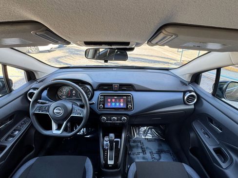 Used 2025 Nissan Versa SV image 32