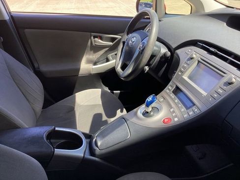 Used 2015 Toyota Prius Two FWD image 19