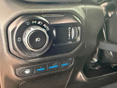 Used 2023 Jeep Wrangler Unlimited w/ Sun & Screen Package AWD/4WD image 30