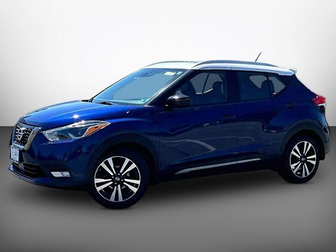 Used 2020 Nissan Kicks SR w/ SR Premium Package FWD image 1