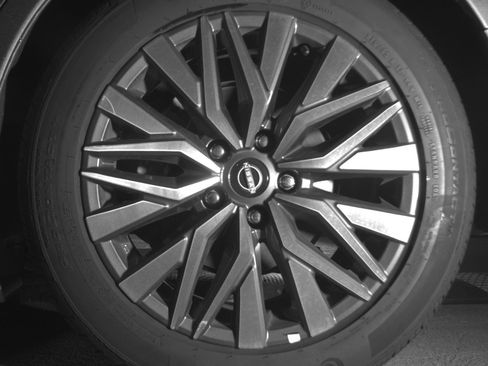 Used 2025 Nissan Altima 2.5 SV image 14