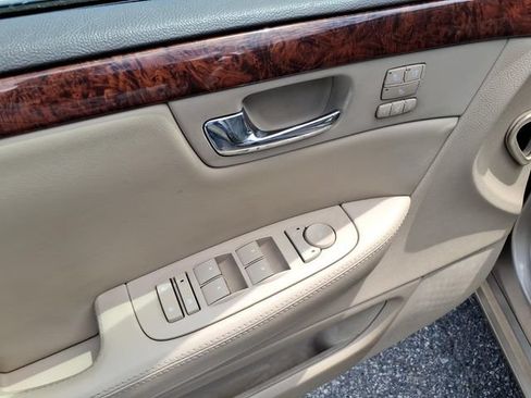 Used 2006 Cadillac DTS FWD image 17
