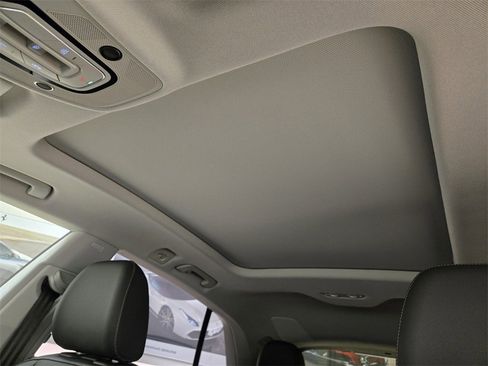 Used 2023 Audi Q8 Prestige image 17