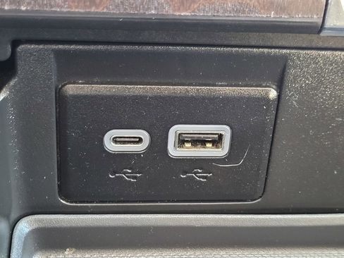 Used 2023 GMC Yukon Denali image 22