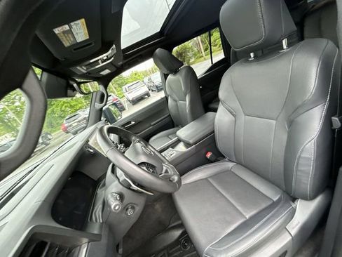 Used 2024 Lexus GX 550 w/ Cold Area Package AWD/4WD image 15