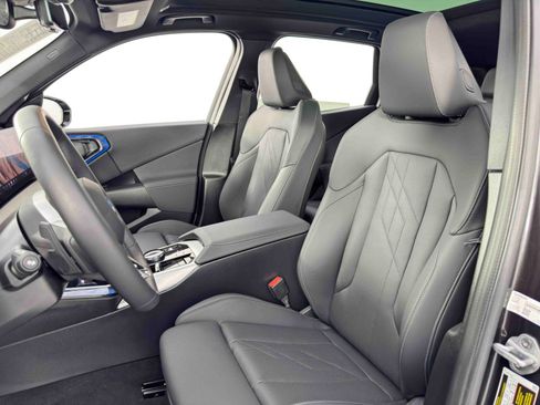 Used 2025 BMW X3 xDrive30i w/ Premium Package image 41