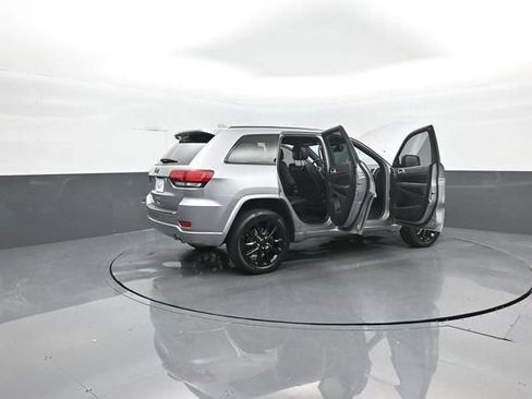 Used 2020 Jeep Grand Cherokee Altitude AWD/4WD image 44