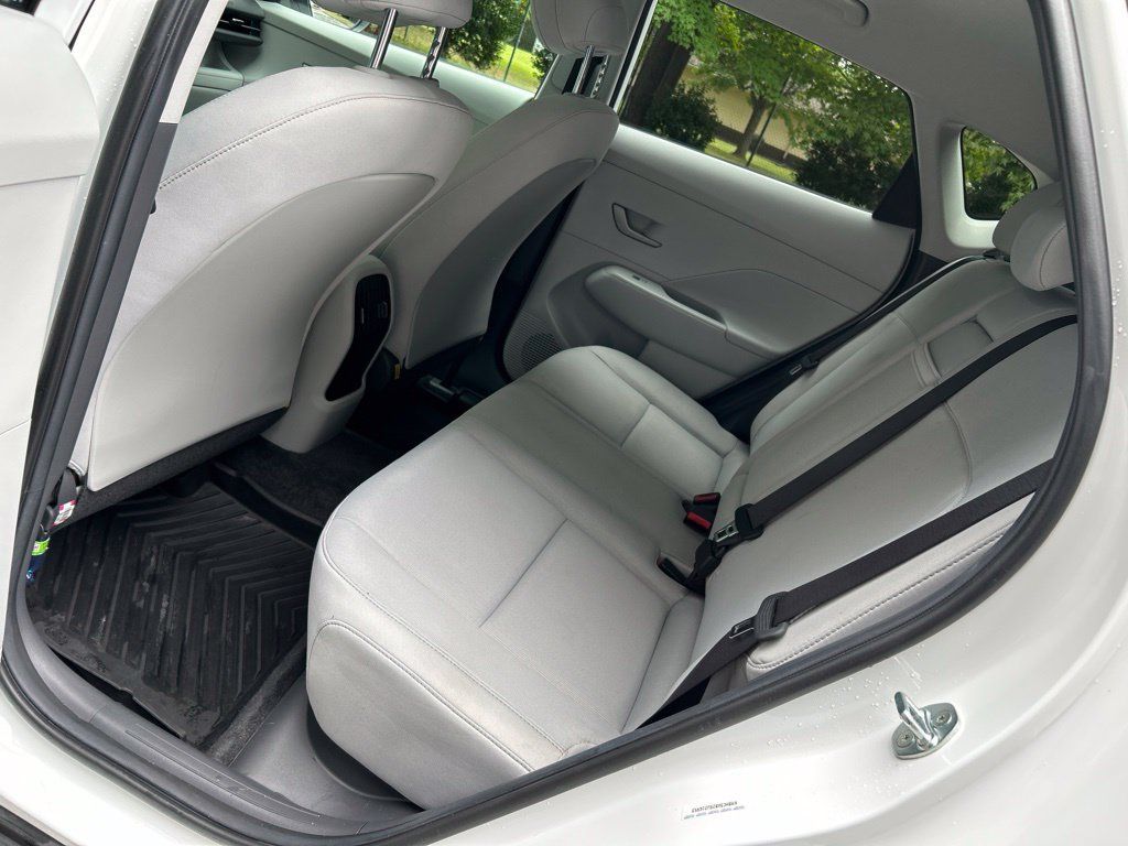 Used 2025 Hyundai Kona SEL FWD image 28