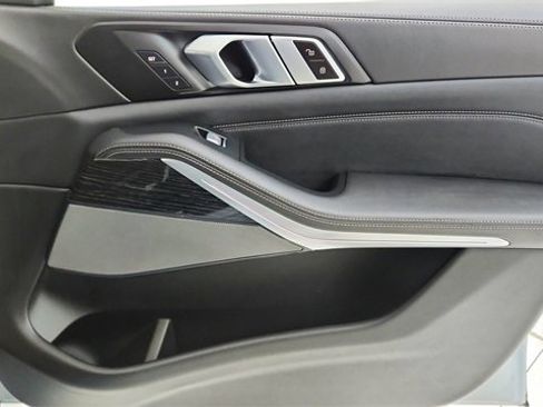 Used 2024 BMW X7 xDrive40i w/ M Sport Package image 23