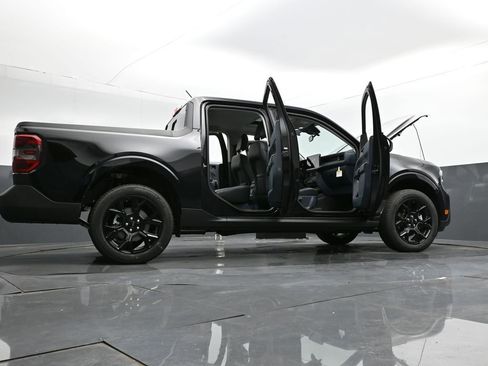 New 2025 Ford Maverick Lariat w/ Black Appearance Package image 35