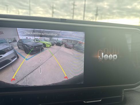 Certified 2025 Jeep Wrangler Unlimited Sport image 25