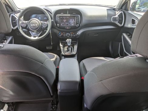 Certified 2025 Kia Soul LX w/ LX Technology Package FWD image 14