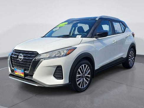 Used 2023 Nissan Kicks SV FWD image 7