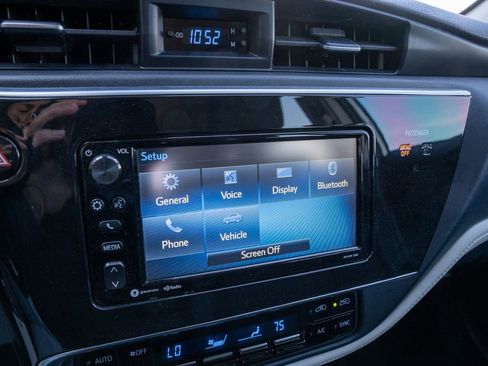 Used 2017 Toyota Corolla iM image 11