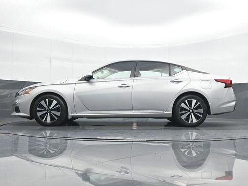 Used 2022 Nissan Altima 2.5 SV image 18