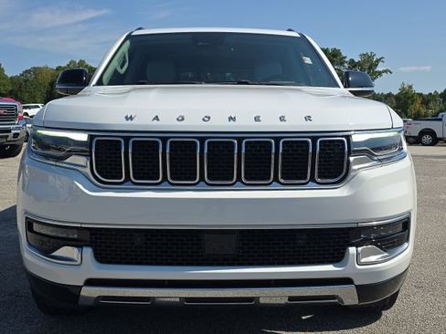 Used 2023 Jeep Wagoneer Series III w/ Preferred Equipment Group image 8