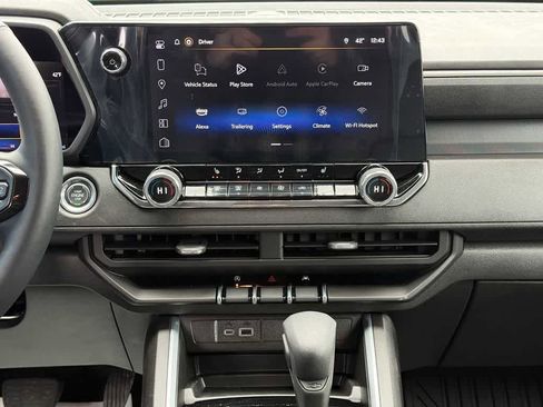 Used 2025 Chevrolet Colorado Trail Boss image 12