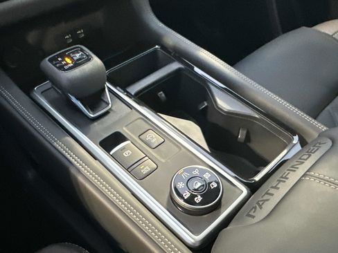 New 2026 Nissan Pathfinder Platinum image 31