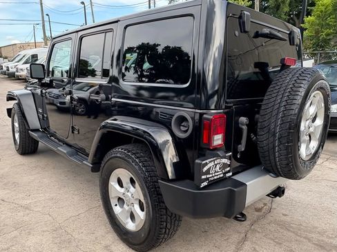 Used 2015 Jeep Wrangler Unlimited Sahara image 5
