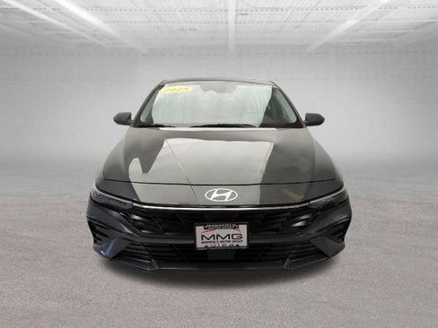 Used 2025 Hyundai Elantra SEL FWD image 16