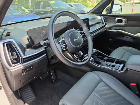 Certified 2024 Kia Sorento SX Prestige w/ Sage Leather Package AWD/4WD image 16