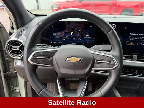 Used 2025 Chevrolet Equinox LT w/ Safety and Technology Package AWD/4WD image 13