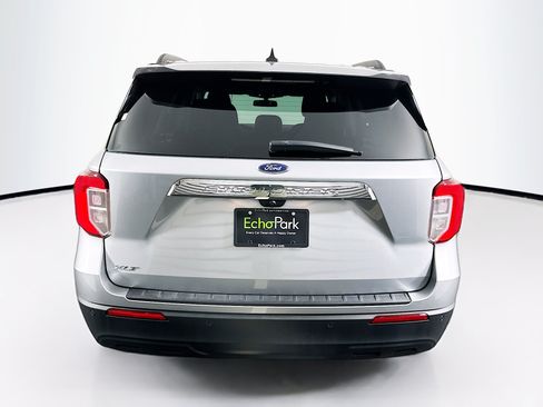 Used 2022 Ford Explorer XLT RWD image 7