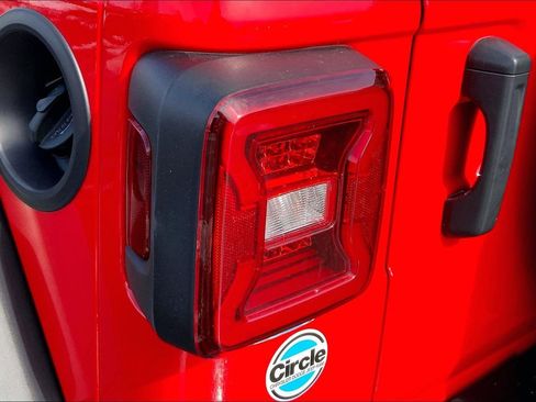 Certified 2024 Jeep Wrangler Willys image 25