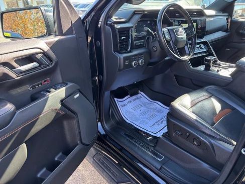Used 2022 GMC Sierra 1500 AT4 w/ AT4 Premium Package image 11