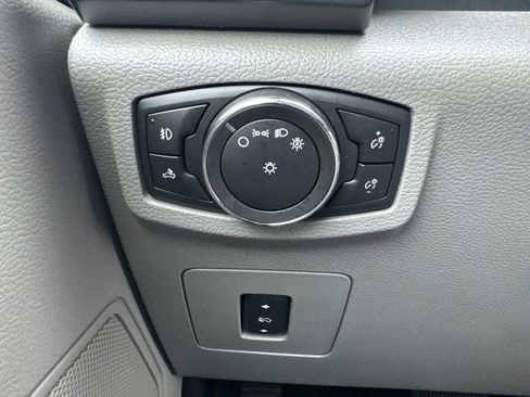 Used 2017 Ford F150 XLT w/ Equipment Group 302A Luxury AWD/4WD image 10